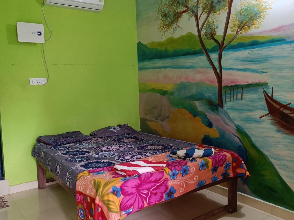 Est Hem Guesthouse Arambol Exterior photo