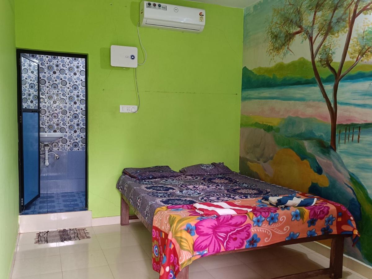 Est Hem Guesthouse Arambol Exterior photo