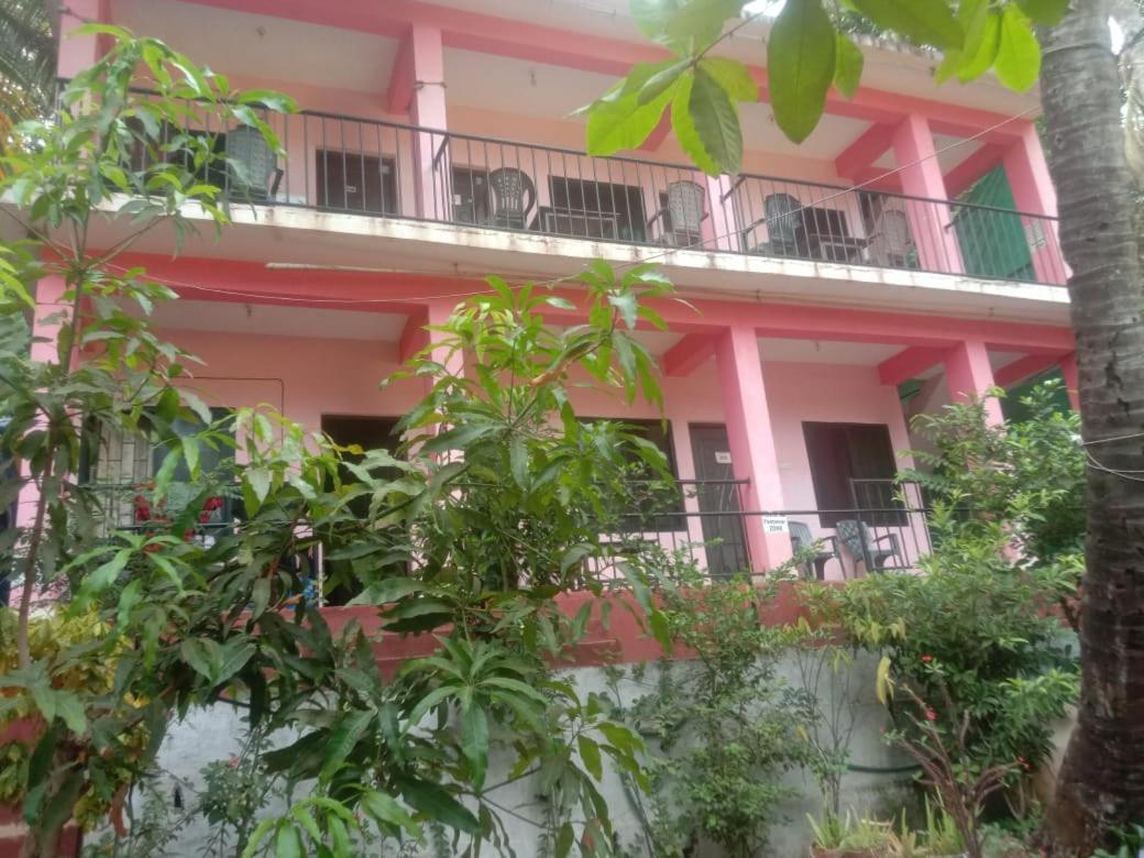 Est Hem Guesthouse Arambol Exterior photo